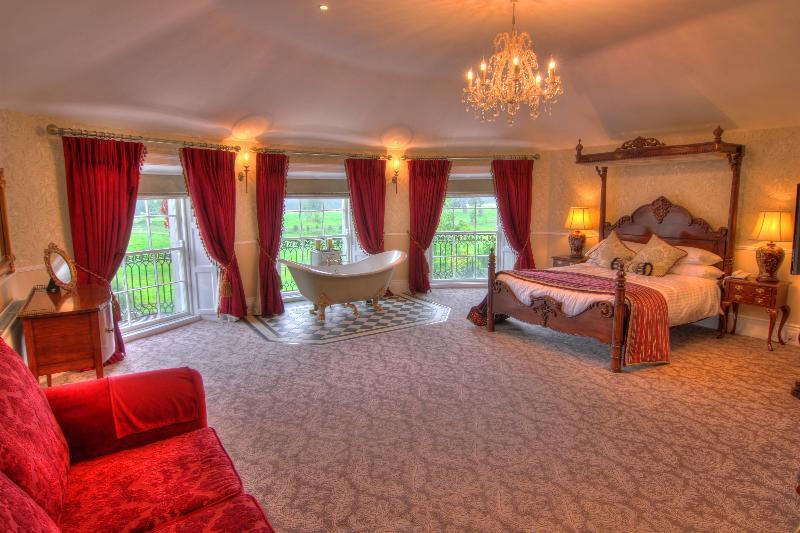 Bellingham Castle Hotel Dundalk Exterior foto